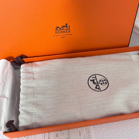 Hermes wallet /clutch with box - Picture 2 of 4